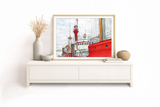 Feuerschiff Elbe 1 am Pier – Kunstdruck von Gero Klemke