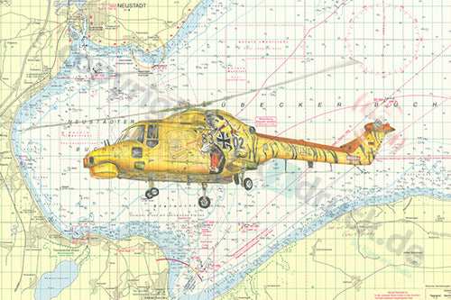 Sea Lynx Last Flight Motiv 2 von 6, Sea Lynx der Deutschen Marine in gelb orangefarbener Sonderlackierung auf Seekarte der Lübecker Bucht, Gero Klemke – Kunstdruck von Gero Klemke